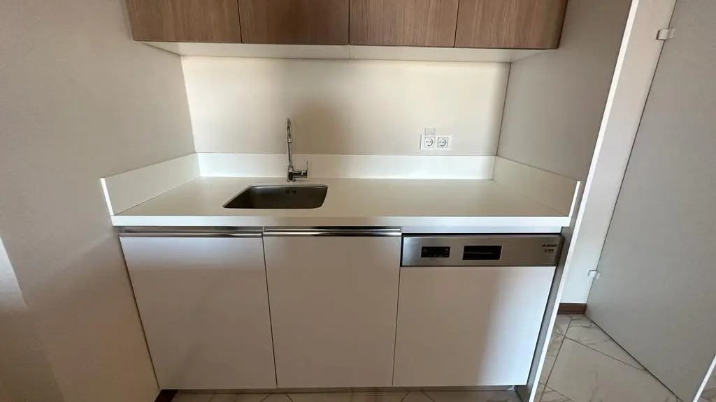Fitted kitchen